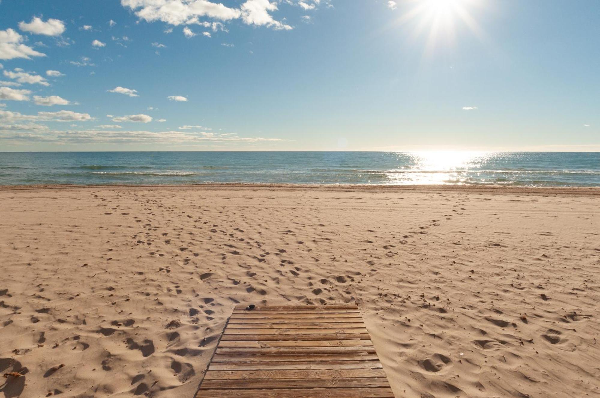 Sohosuites Campello Beach Ел Кампело Екстериор снимка