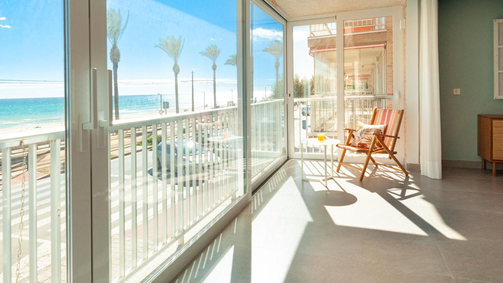 Sohosuites Campello Beach Ел Кампело Екстериор снимка