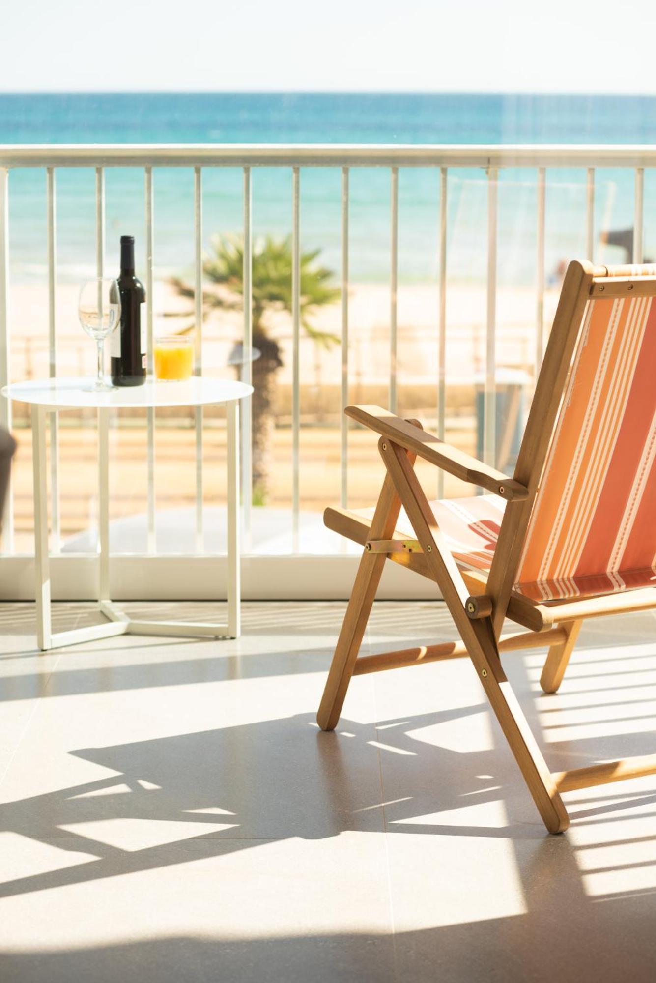 Sohosuites Campello Beach Ел Кампело Екстериор снимка