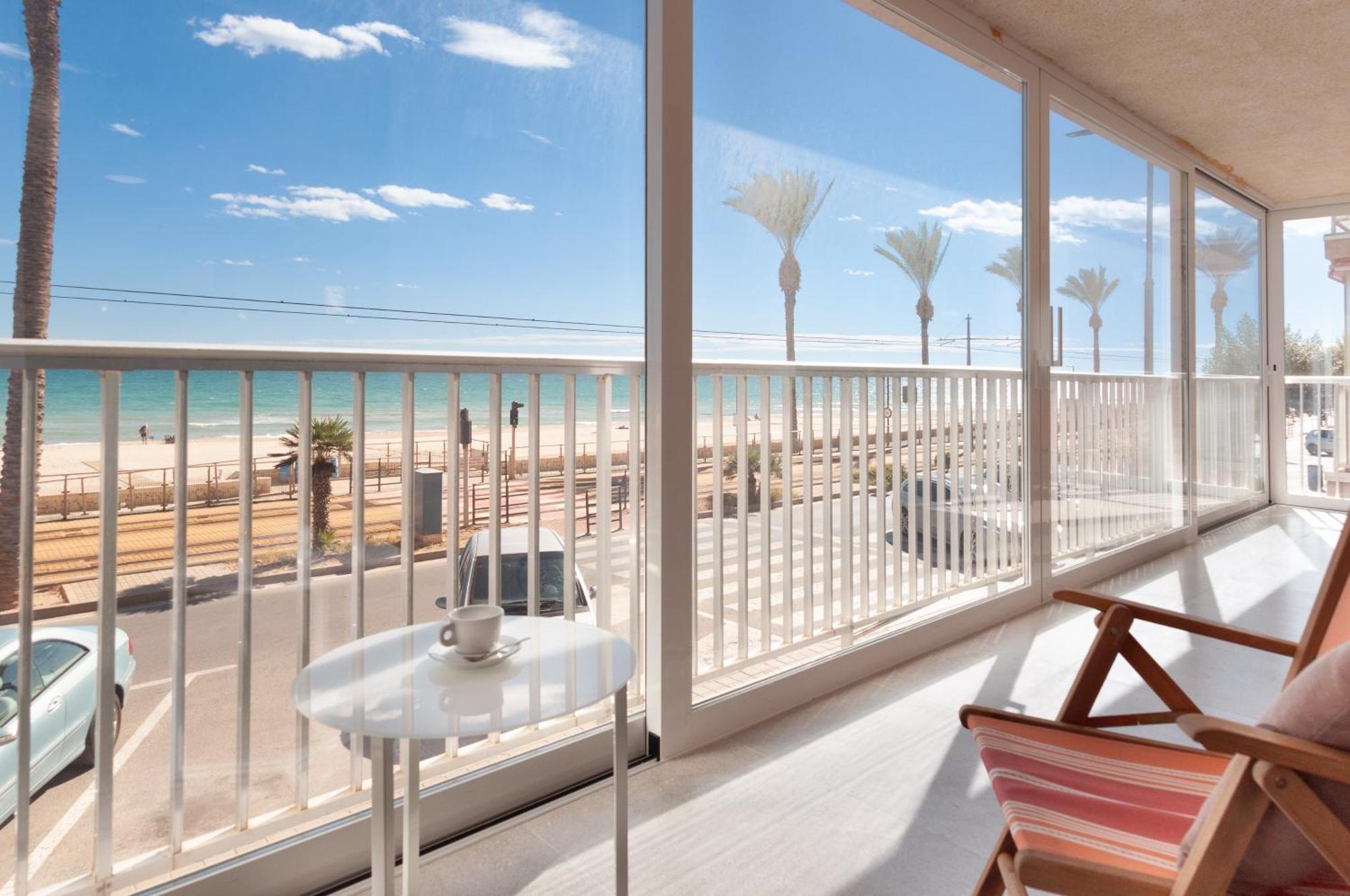 Sohosuites Campello Beach Ел Кампело Екстериор снимка